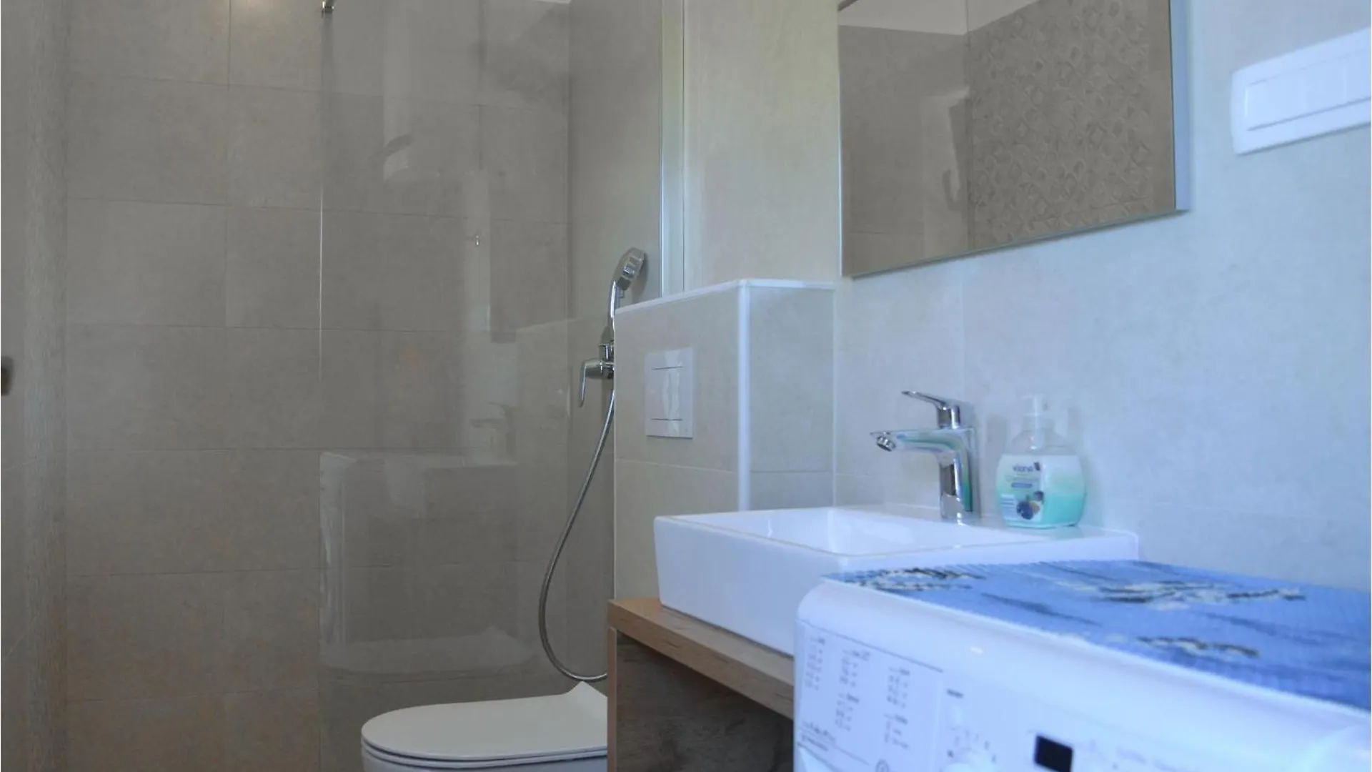 Amazing Apartment In Malinska With Wi-Fi